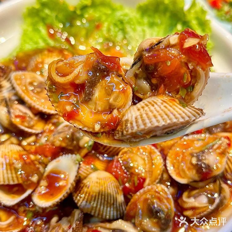 来星海就办了一件事，吃生腌…