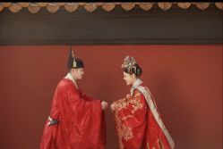 -雪中彩影婚纱摄影·微光艺术中心