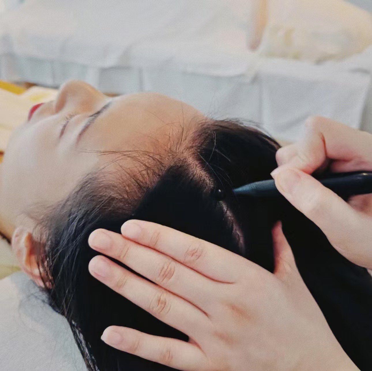 头部护理是通过排毒,抗衰,理疗的头部
养生的方式调节微循环系统