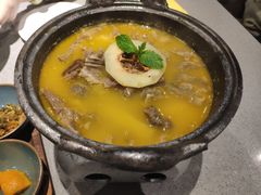 酸木瓜炖牛腩-半山腰·云南菜(侨福芳草地店)