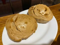 红糖馒头配秘制回锅肉-凯华海鲜火锅·传承三十六年
