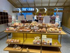 面包甜点陈列柜-西村叔叔的店·面包·甜品·蛋糕(崂山丽达店)