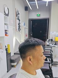 -尤司男士国潮理发馆