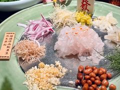 -得意咚瓜·顺德鱼生·冬瓜火锅(深圳首店)