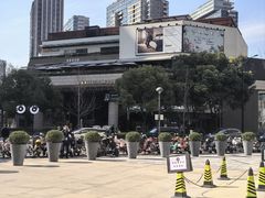 -瑞虹新天地月亮湾