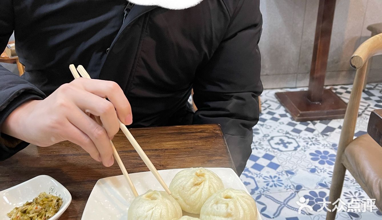 可以要一次性筷子 包子巨多肉 很香