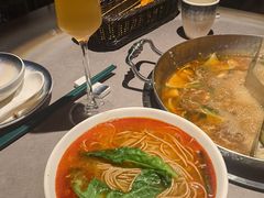 -伴山牛贵州黄牛肉火锅·苗疆非遗艺术餐厅(上海首店)