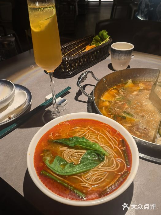伴山牛贵州黄牛肉火锅·苗疆非遗艺术餐厅(上海首店)图片