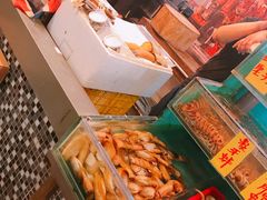 自助取餐区-鲜入围煮花胶鸡海鲜火锅