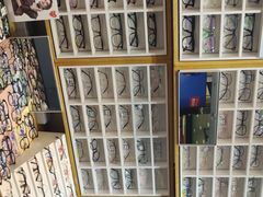 -沫芮眼镜·蔡司官方授权店(人民广场店)