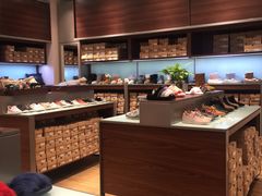 -UGG(燕莎奥特莱斯购物中心店)