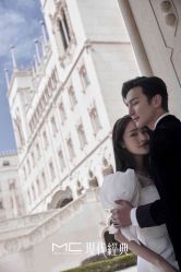 -现代经典婚纱摄影
