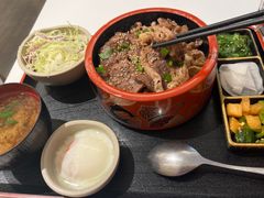 牛兄弟烧肉饭-牛邸·烧肉饭(来福士店)