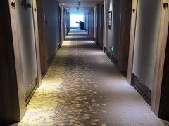 -榆林榆阳西路火车站亚朵酒店