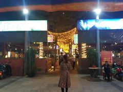 -三亚火车头万人海鲜广场