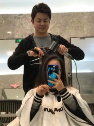 点击看大图 中发-TONI&GUY