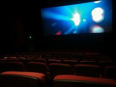 -武汉华夏国际影城(鲁广店)