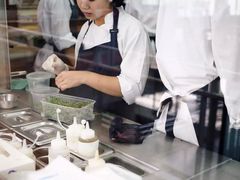 -ROAST coffee & eatery