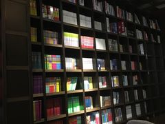 -钟书阁(松江泰晤士小镇店)