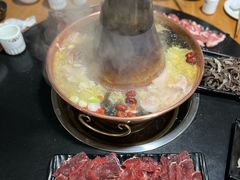 -果松木炭酸菜铜火锅·外婆参鸡汤