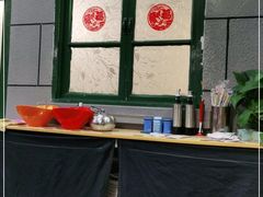 大堂-超越炭火牛蛙火锅鸡(河东店)