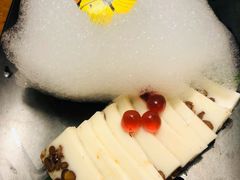 泡沫椰奶红豆糕-雀舞云南菜(天津天河城购物中心店)