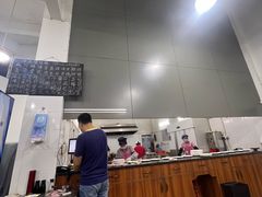 大堂-容里煲仔饭(利丰北路店)