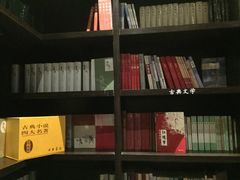 -钟书阁(松江泰晤士小镇店)