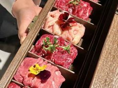 -左庭右院鲜牛肉火锅黑金店(陆家嘴中心店)