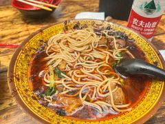 -胥佳烧鸡公牛肉面馆