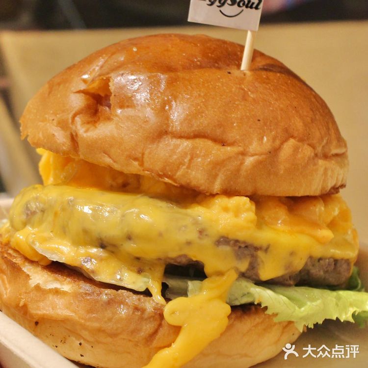 南京德基‼️怎么会有这么好吃的网红汉堡🍔 