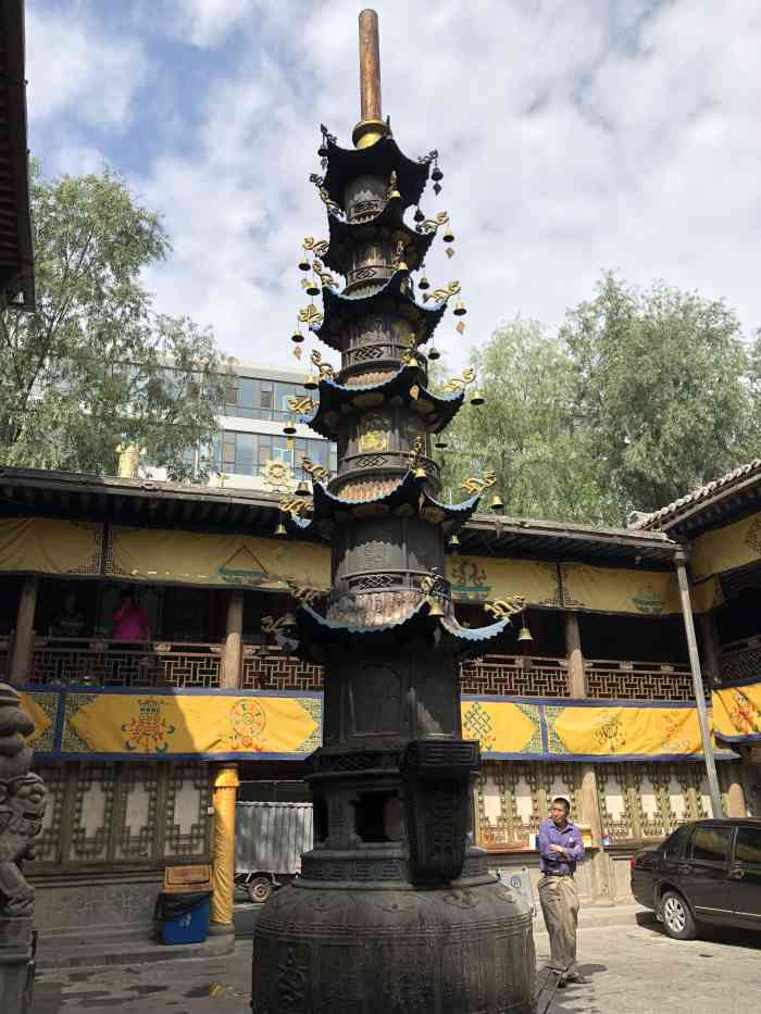 金塔寺-"金塔寺,是西宁市区里的一座非常小的寺庙,."-大众点评移动版