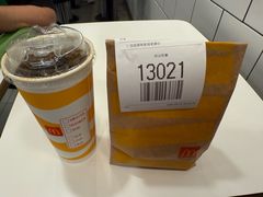 -麦当劳(上海虹桥站30B检票口楼上)