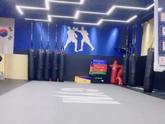 -成杰格斗·拳击·柔术·防身术(建设路店)