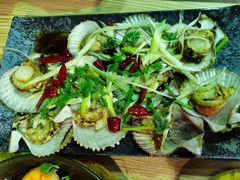 油泼扇贝-老东镇啤酒屋海鲜加工·蒸汽海鲜·海鲜烧烤(台东店)