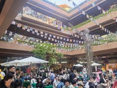 -瑞虹新天地月亮湾