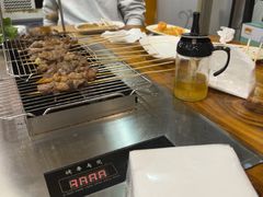 -哈尔滨小酒馆·鲜肉现穿自助烧烤(康新花园店)