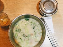 神仙雪浓汤-神仙雪浓汤(明洞店)