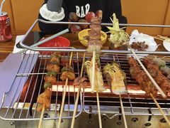 -哈尔滨小酒馆·鲜肉现穿自助烧烤(康新花园店)