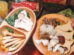 -楠小云·云南鲜菌·鲜牛自助火锅(九眼桥店)