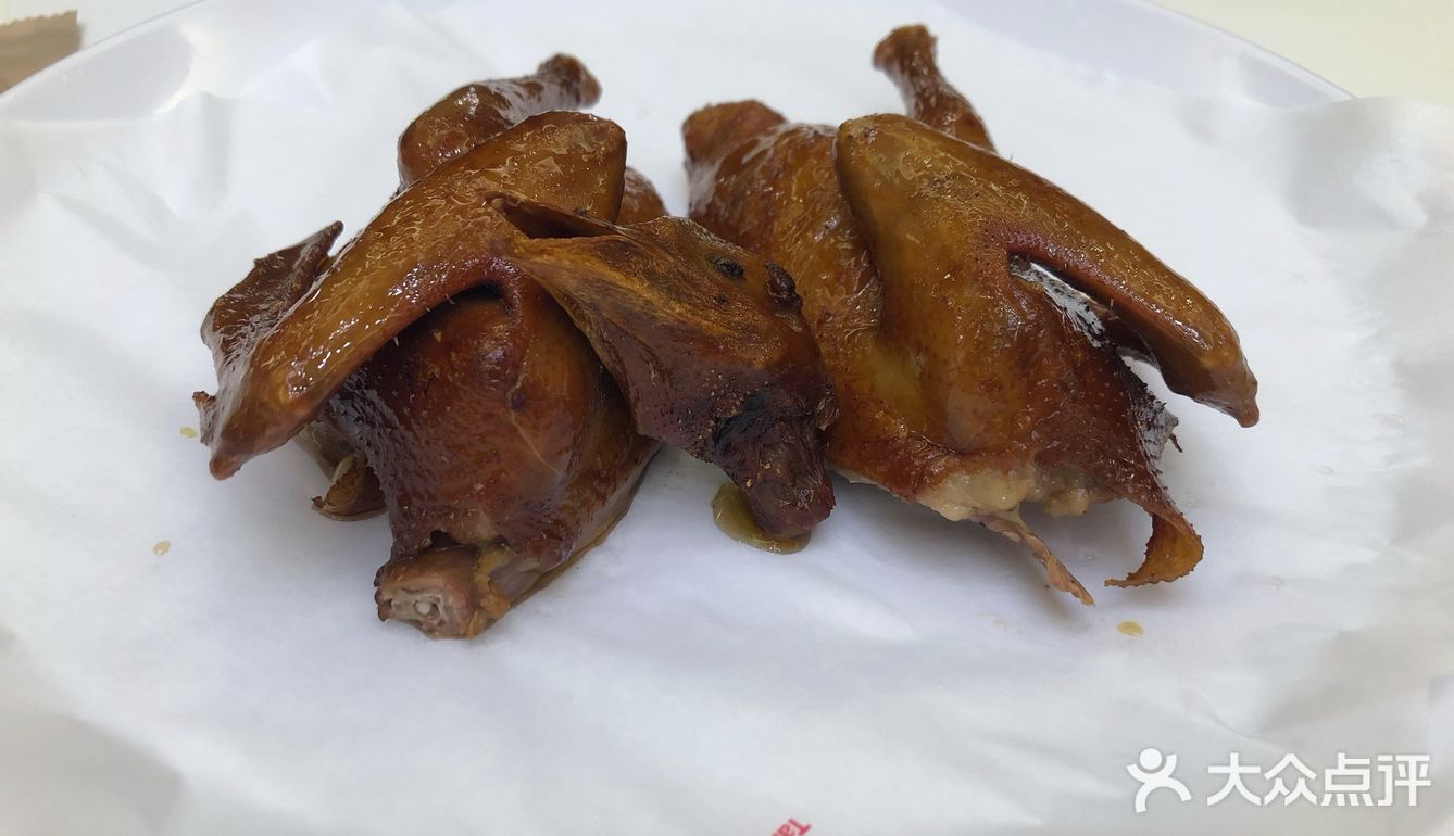 最近的一家离家就一站地铁路程，蹭蹭蹭就到啦