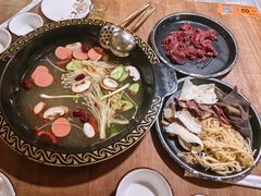 -小志家.野生菌鲜切牦牛肉牛杂火锅