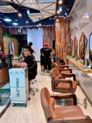 -PE SALON