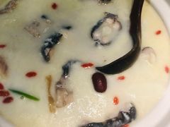 鱼钩鱼炖汤-老阿爸鲜鱼土菜(昆山花桥店)
