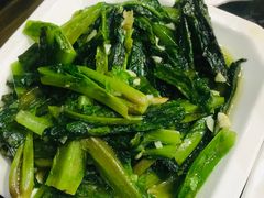 -临江餐馆二楼美食部落