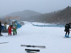 -亚布力新体委滑雪场