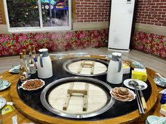 -三江鱼东北特色铁锅炖(骆驼店)