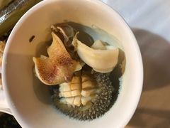 -鲜入围煮花胶鸡海鲜火锅