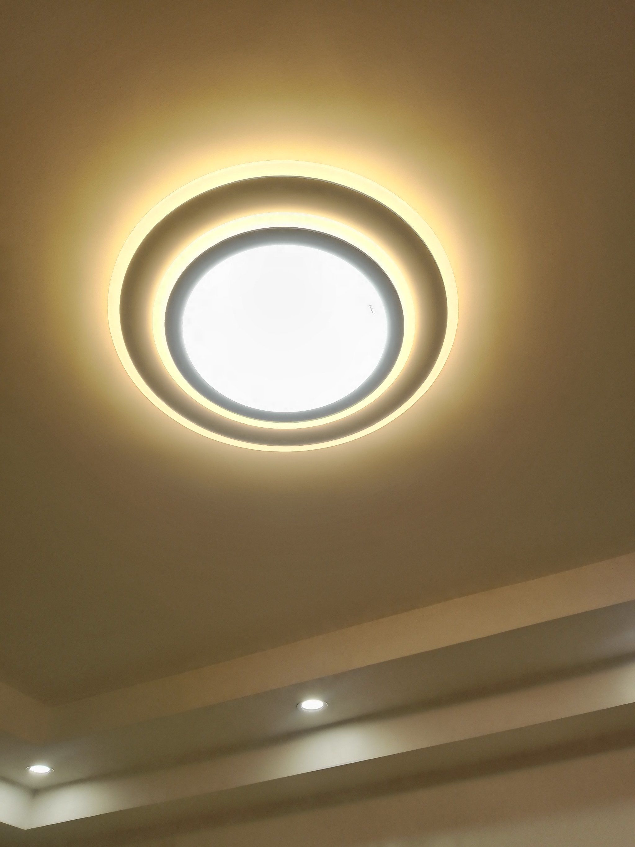 飞利浦玉昕系列吸顶灯,主打一个轻奢氛围风格