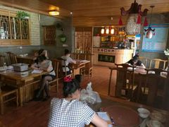 大堂-严记小天府酸菜鱼(西四路店)